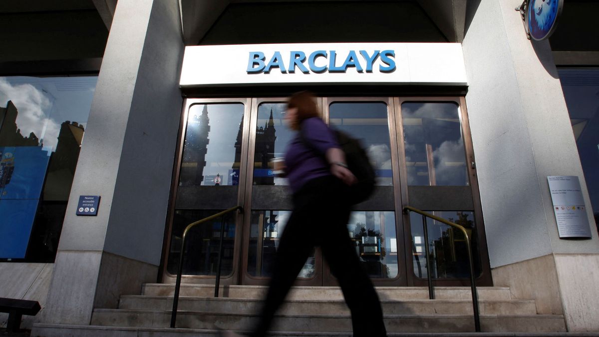 Barclays 'regresa' a España: negocia la compra de créditos de empresas de Santander