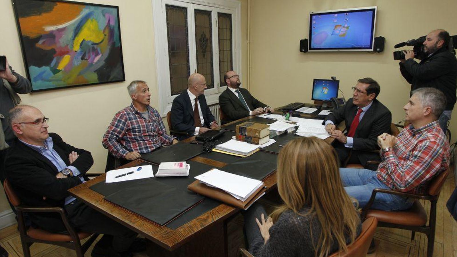Foto: Tribunal Administrativo del Deporte, con Andreu Camps, el primero por la izquierda. (EFE) 
