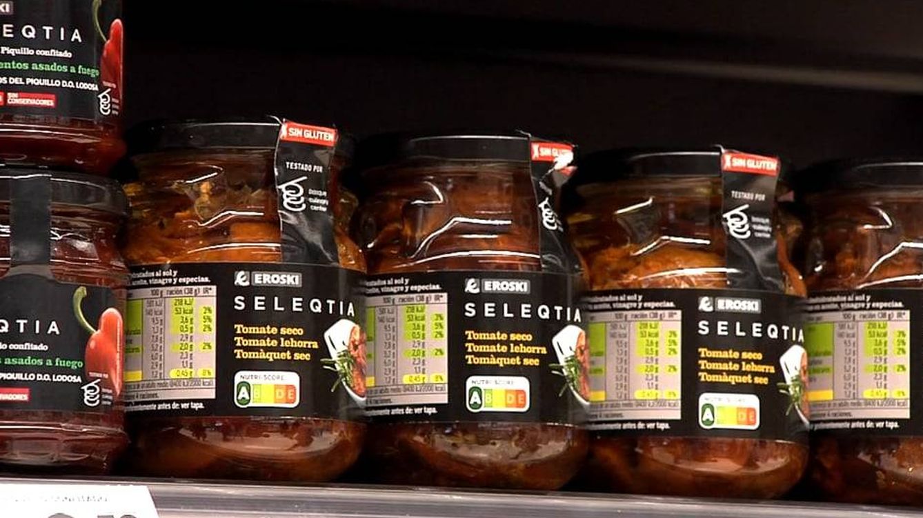 Productos en el supermercado con el etiquetado NutriScore.