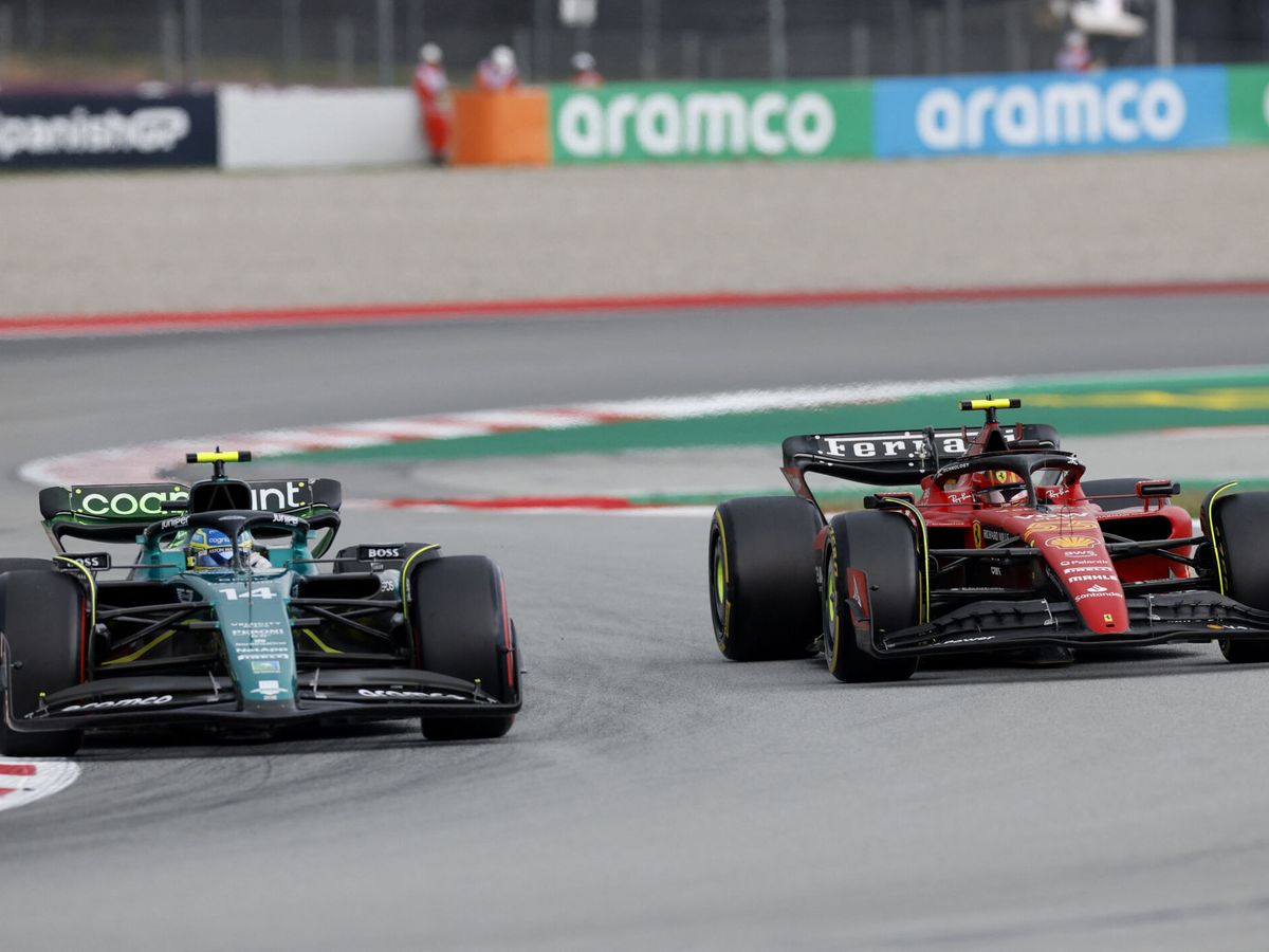 Foto: Alonso y Sainz, dos pilotos muy limpios en pista. (Reuters/Albert Gea)