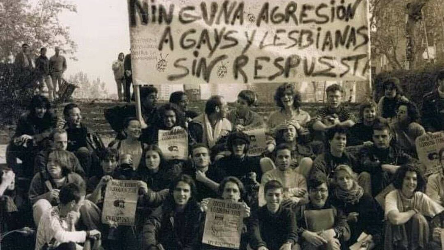 1994 - Besada de Plataforma contra la homofobia de la Complutense. (Cedida)