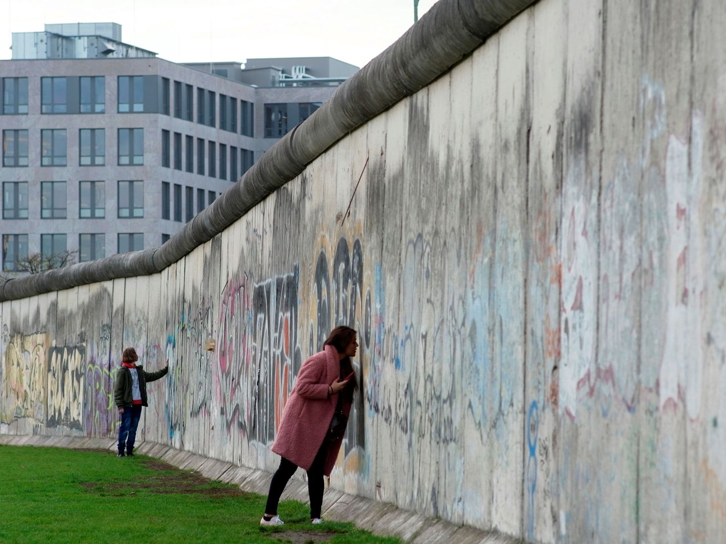 Restos del muro de Berlín en la capital alemana. (Reuters)