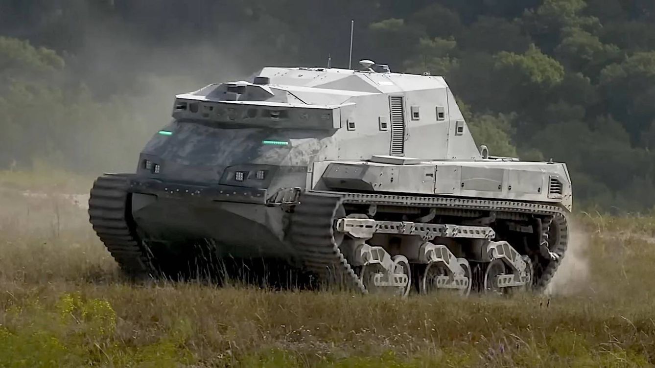 Foto: La plataforma de vehículo blindado autónomo de DARPA será la base de futuros tanques y otras armas terrestres no tripuladas e inteligentes. (DARPA)