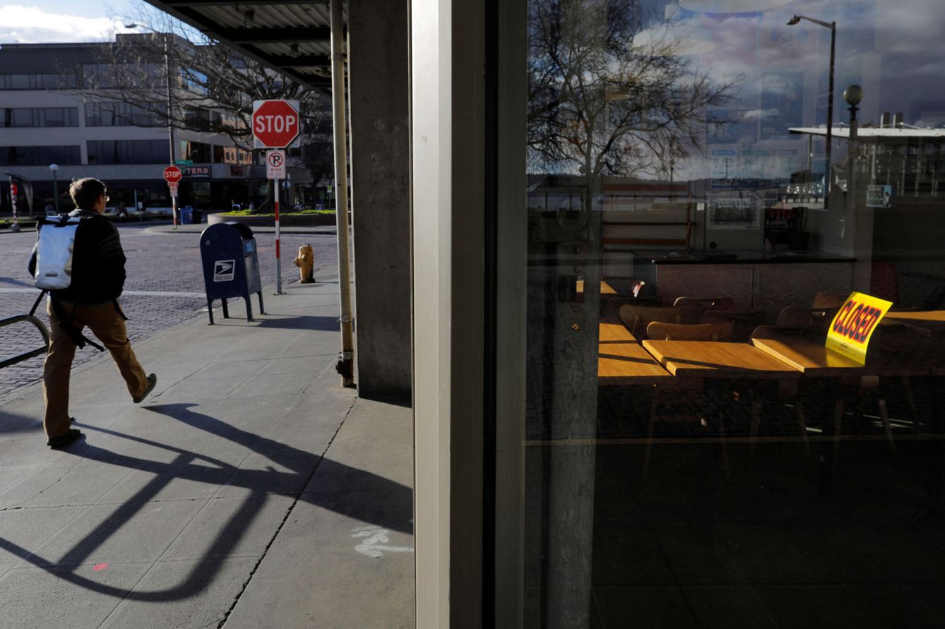 Restaurante cerrado en Washington. (Reuters)