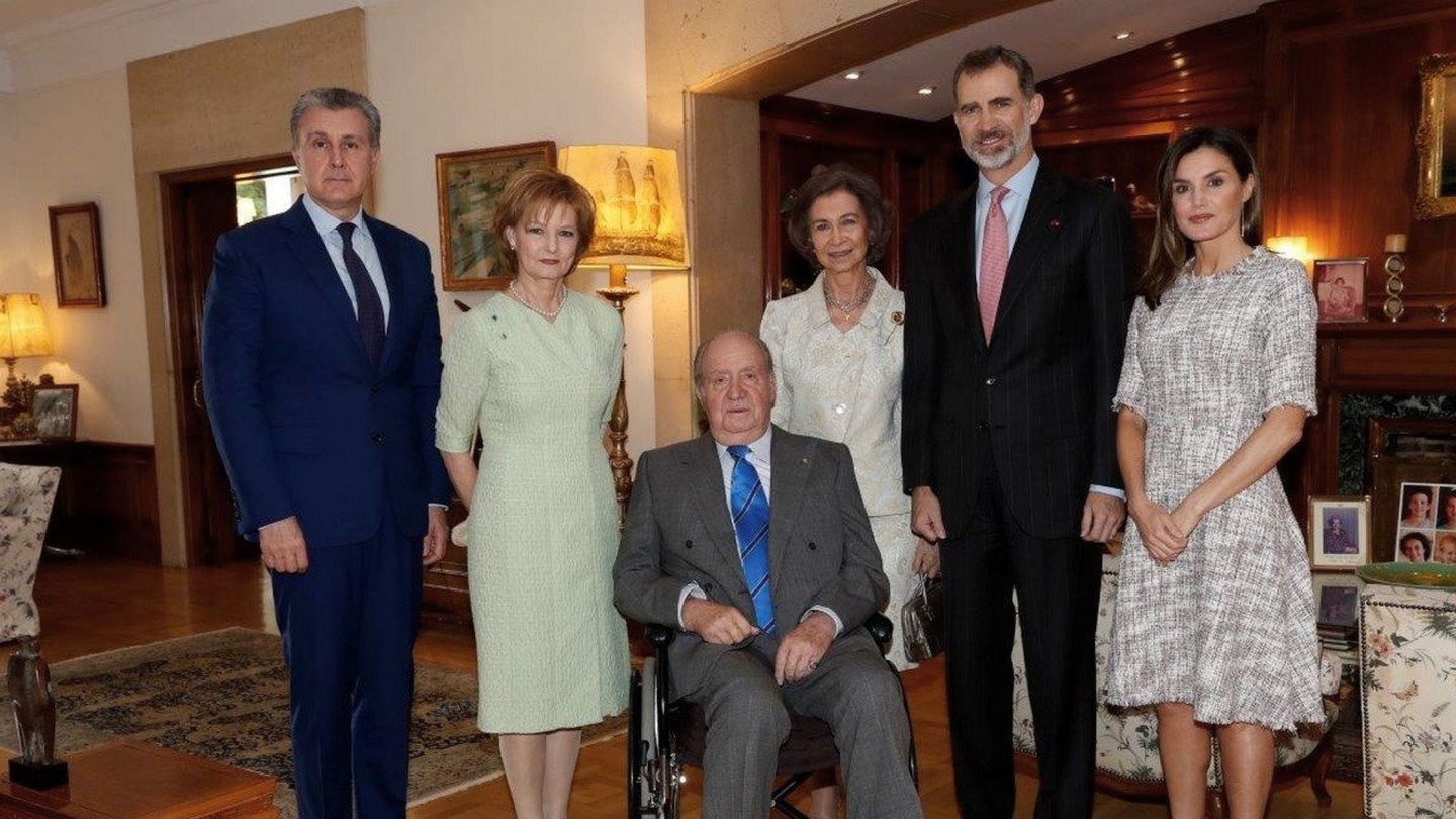 La familia real ofrece un almuerzo en la Zarzuela a la heredera de Rumanía. (EFE)