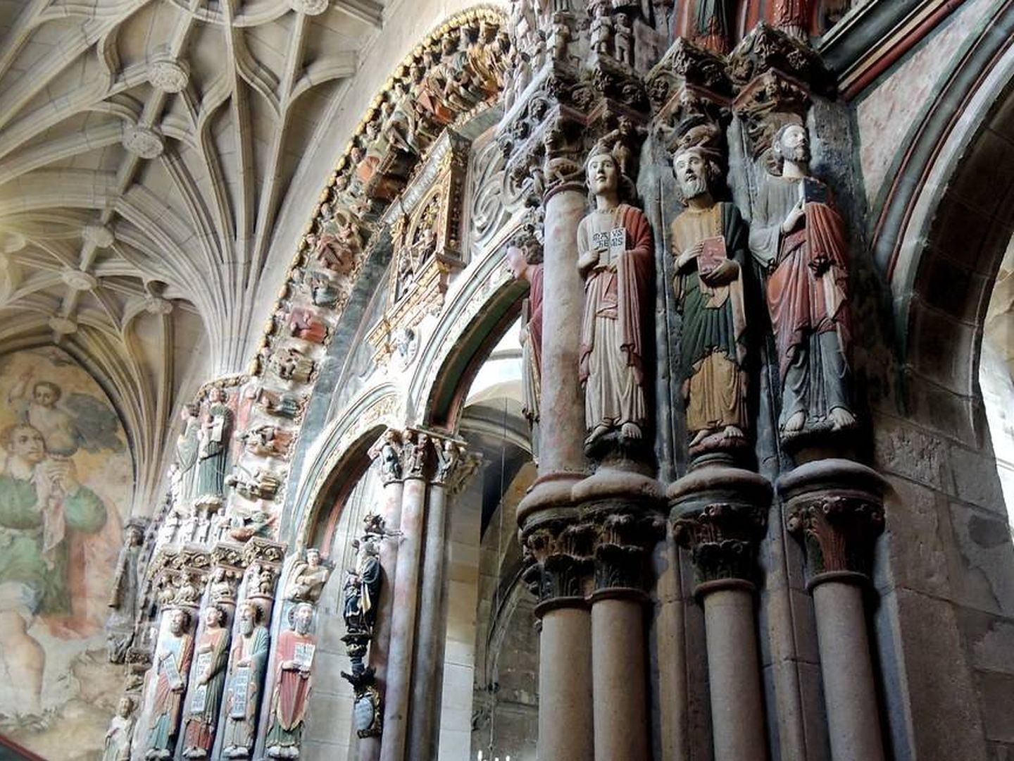 El Pórtico del Paraíso es uno de los grandes desconocidos de la catedral de Ourense.