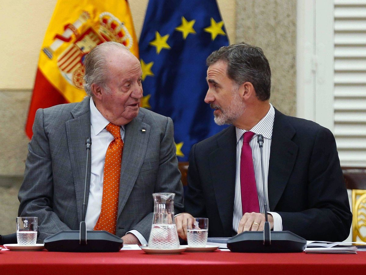 Foto: Felipe VI y el rey Juan Carlos presiden la reunión de la Fundación Cotec. (EFE)