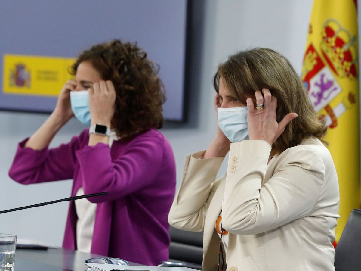 Foto: María Jesús Montero y Teresa Ribera, este 23 de junio tras el Consejo de Ministros. (EFE)
