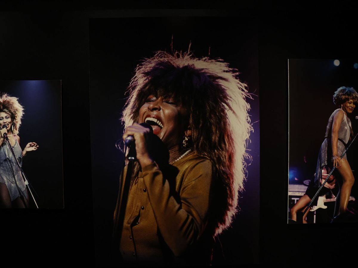 Foto: Imágenes de la exposición 'Tina Turner: un viaje para el futuro' en Sâo Paulo. (EFE/Sebastiao Moreira)