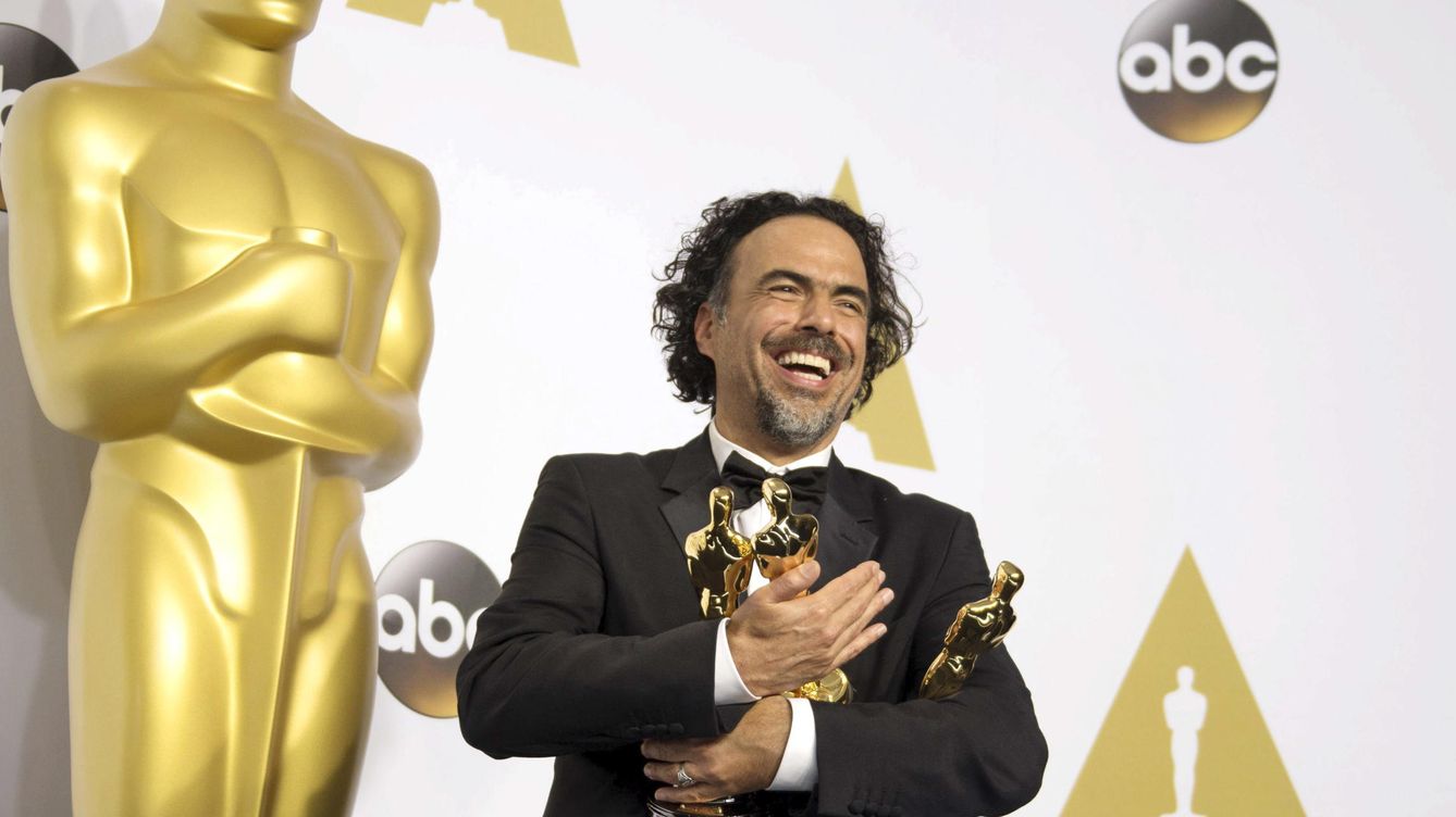 Foto: El cineasta mexicano Alejandro González Iñárritu con sus Oscar por 'Birdman' (EFE)