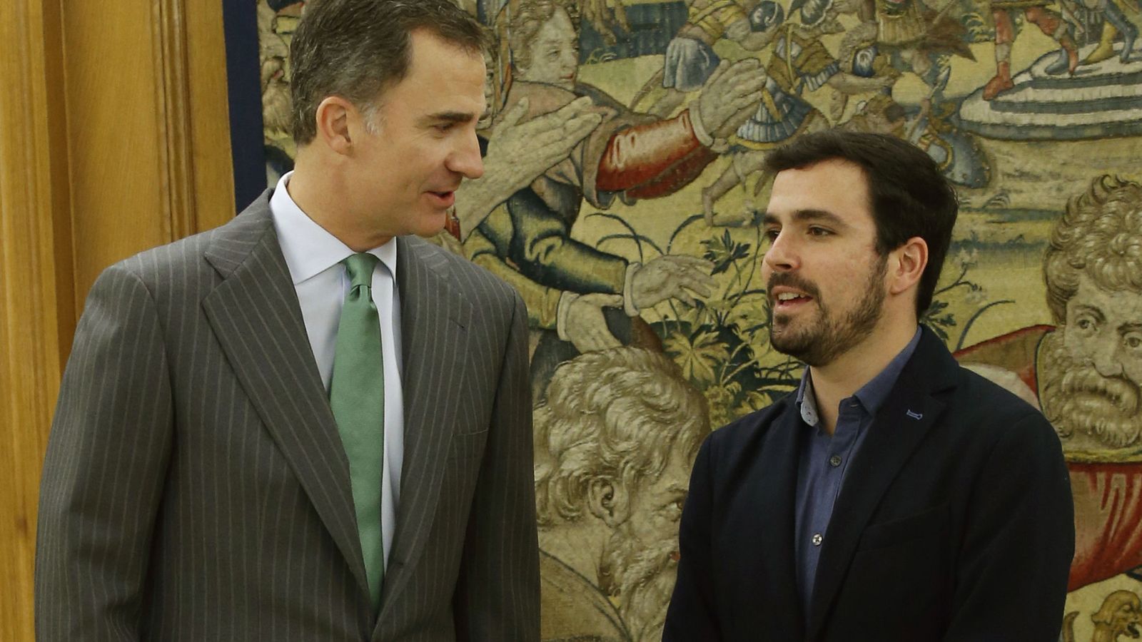 Foto: Alberto Garzón, con el rey Felipe VI en el palacio de la Zarzuela, este 20 de enero, en el tercer día de consultas del monarca. (EFE)