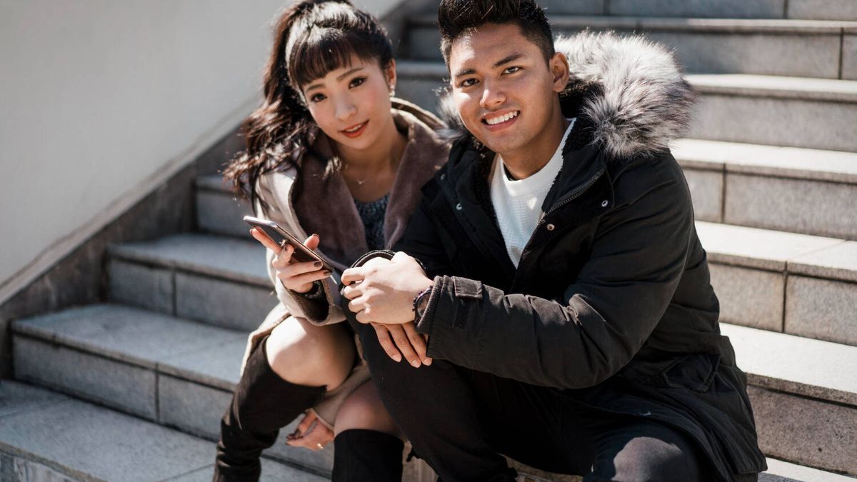 El Gobierno de Japón está desesperado y busca una 'app' de citas para acabar con los solteros