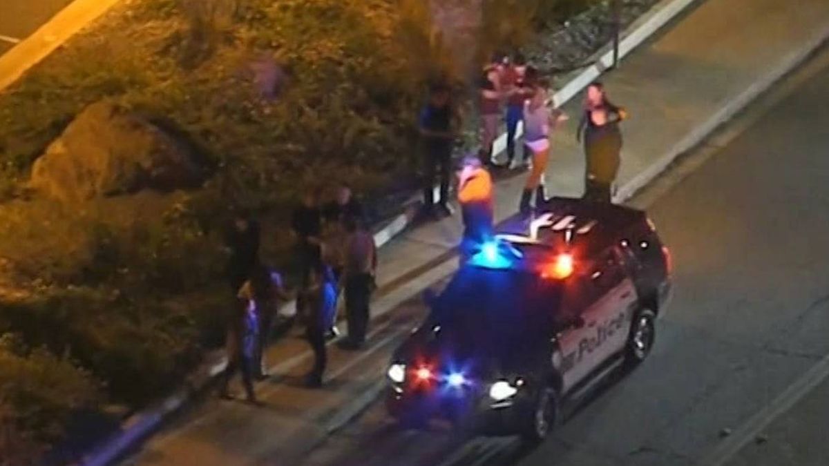 Al menos 12 muertos en un tiroteo durante un fiesta universitaria en California