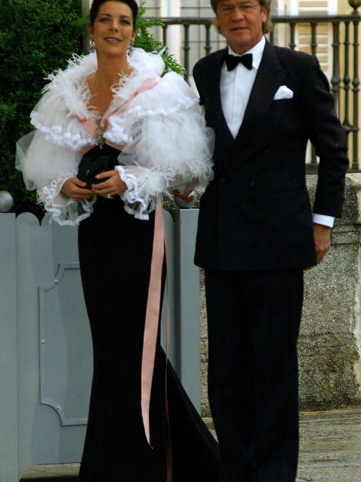 Ernesto de Hannover y Carolina de Mónaco, en 2004. (Getty)