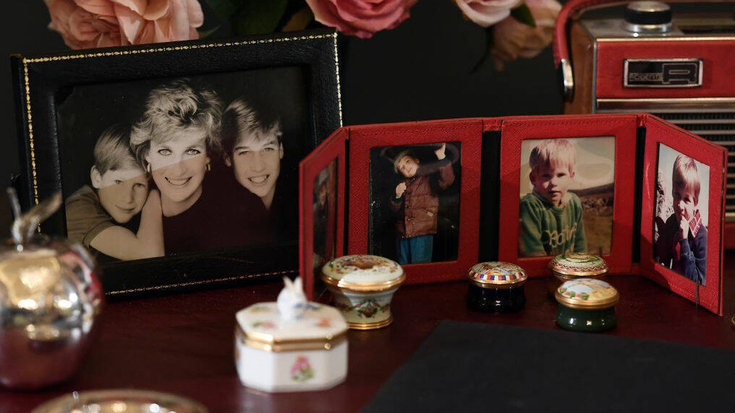 Unas imágenes de Diana junto a sus hijos. (Getty)