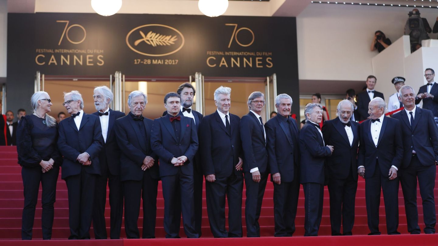 Algunos de los directores que han ganado la Palma de Oro, reunidos en Cannes en 2017. (EFE)