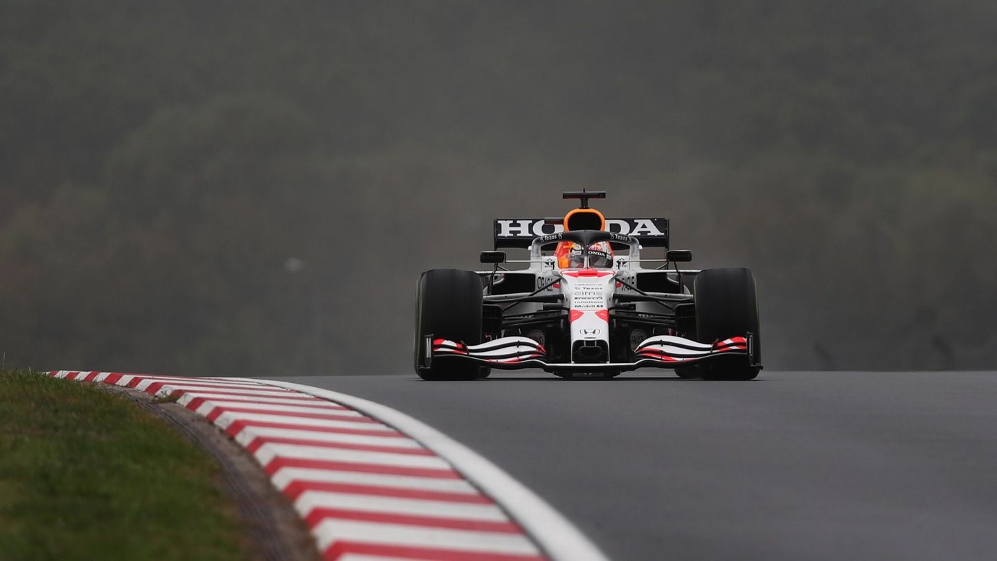 Verstappen sufre problemas en su monoplaza. (Reuters)