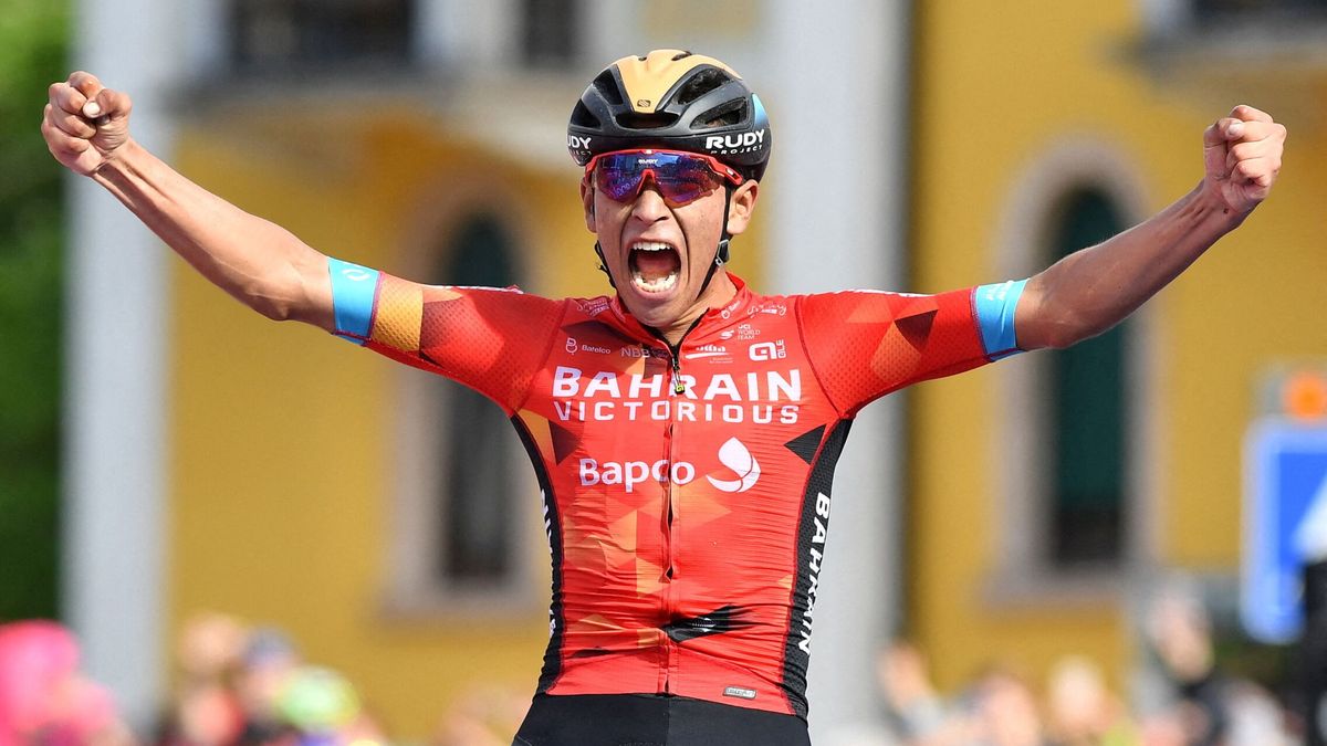 El podio más provocador del Giro: Buitrago gana y Mikel se mete entre los tres mejores