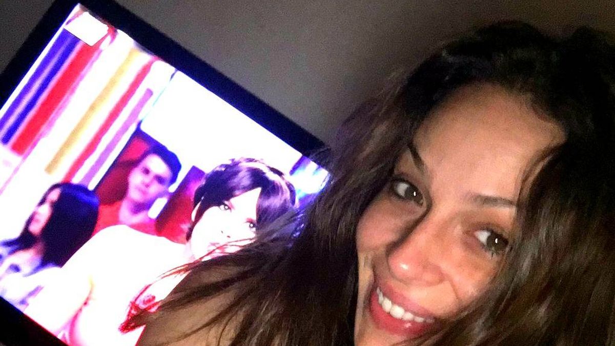 La peineta de Eva González a Cristina Pedroche y a 'Zapeando' en Twitter