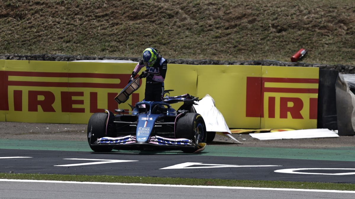 Ocon llama "idiota" a Fernando Alonso tras perder el control y chocar con él en el GP de Brasil