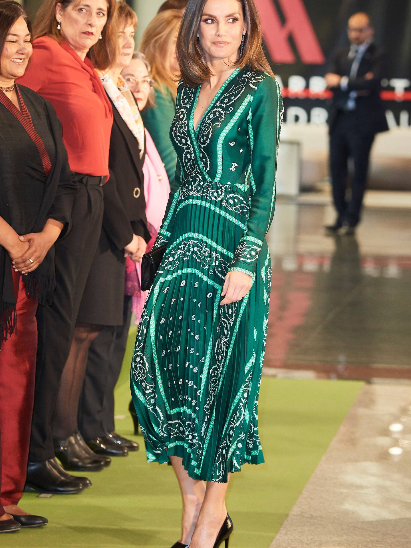 La reina Letizia, con su vestido de Sandro.  (Limited Pictures)