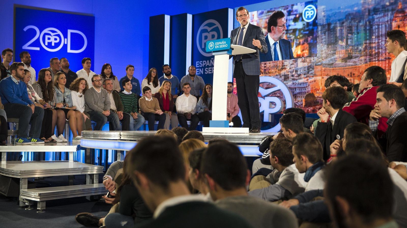 Foto: El presidente del Gobierno, Mariano Rajoy, durante su intervención en el acto político previo al inicio de la campaña. (EFE)
