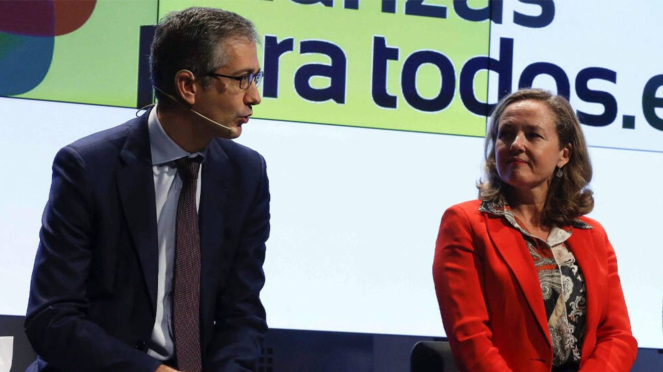 Foto: La vicepresidenta del Gobierno Nadia Calviño y el gobernador del Banco de España, Pablo Hernández de Cos. (EFE)