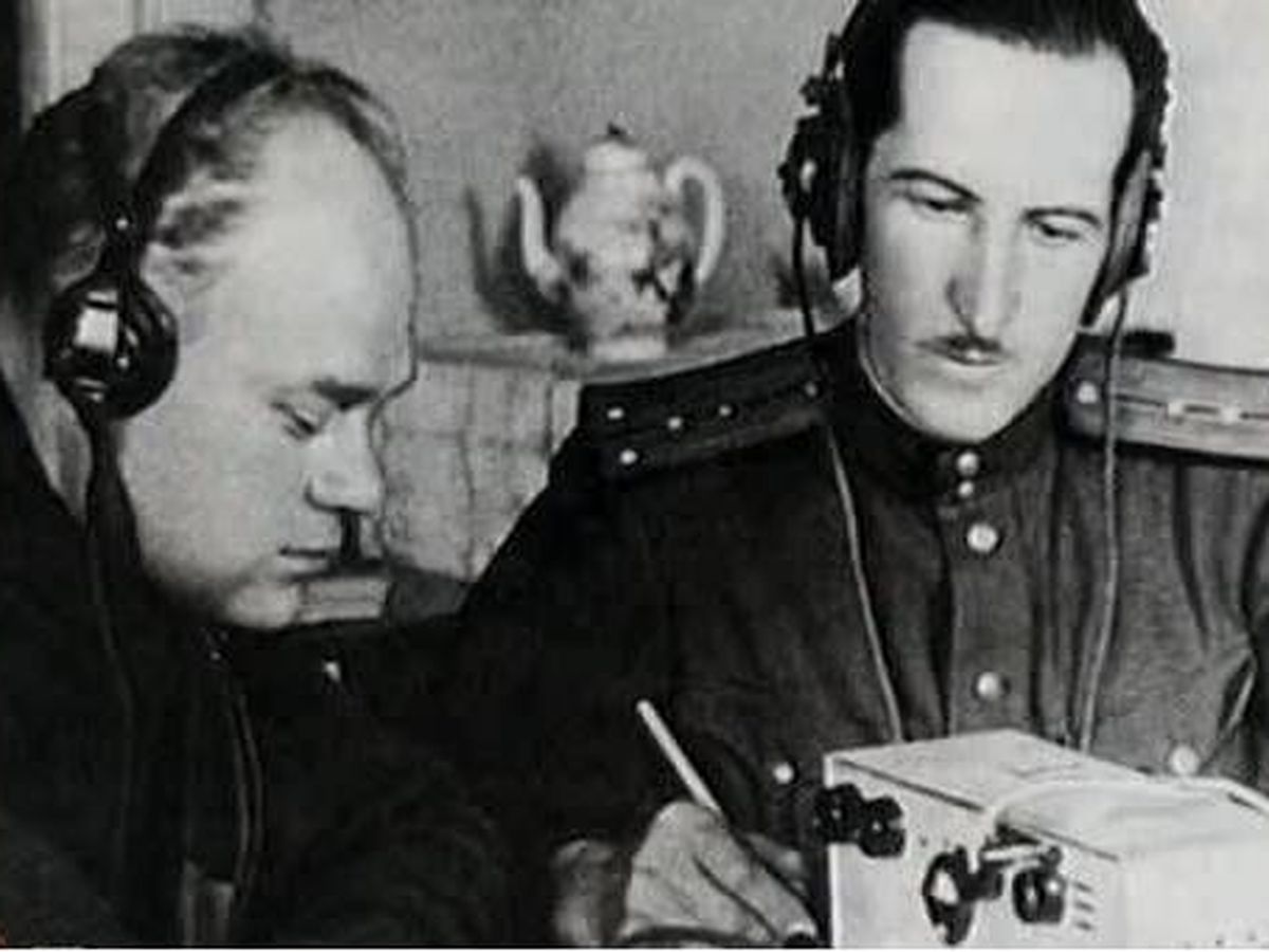 Foto: A la derecha, Aleksandr Demyanov, Max, espía soviético.