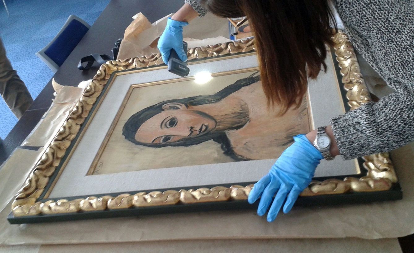 Fotografía de archivo facilitada por Aduanas francesas de la obra de Picasso 'Cabeza de mujer joven'. (EFE)