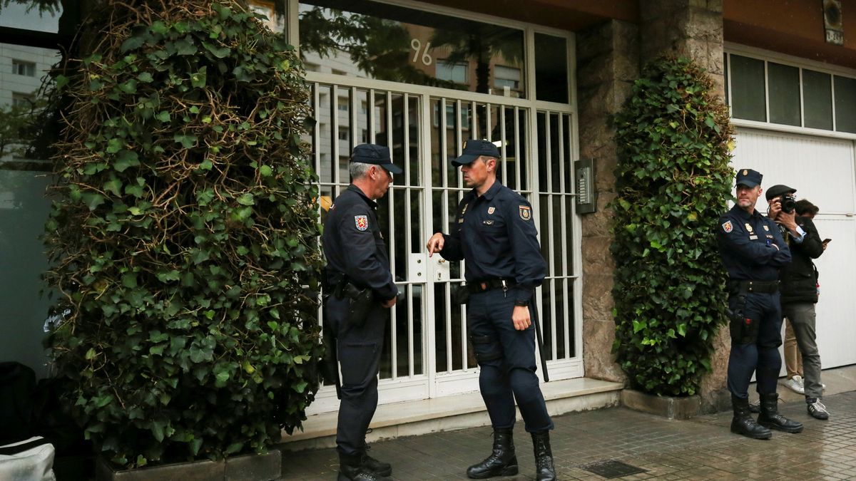 La Policía registra el domicilio familiar y el despacho del expresident Jordi Pujol