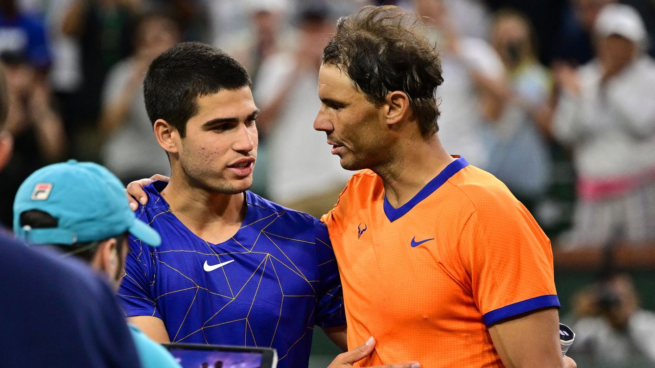 Foto: Alcaraz y Nadal, al terminar el partido. (Jayne Kamin-Oncea-USA TODAY Sports)