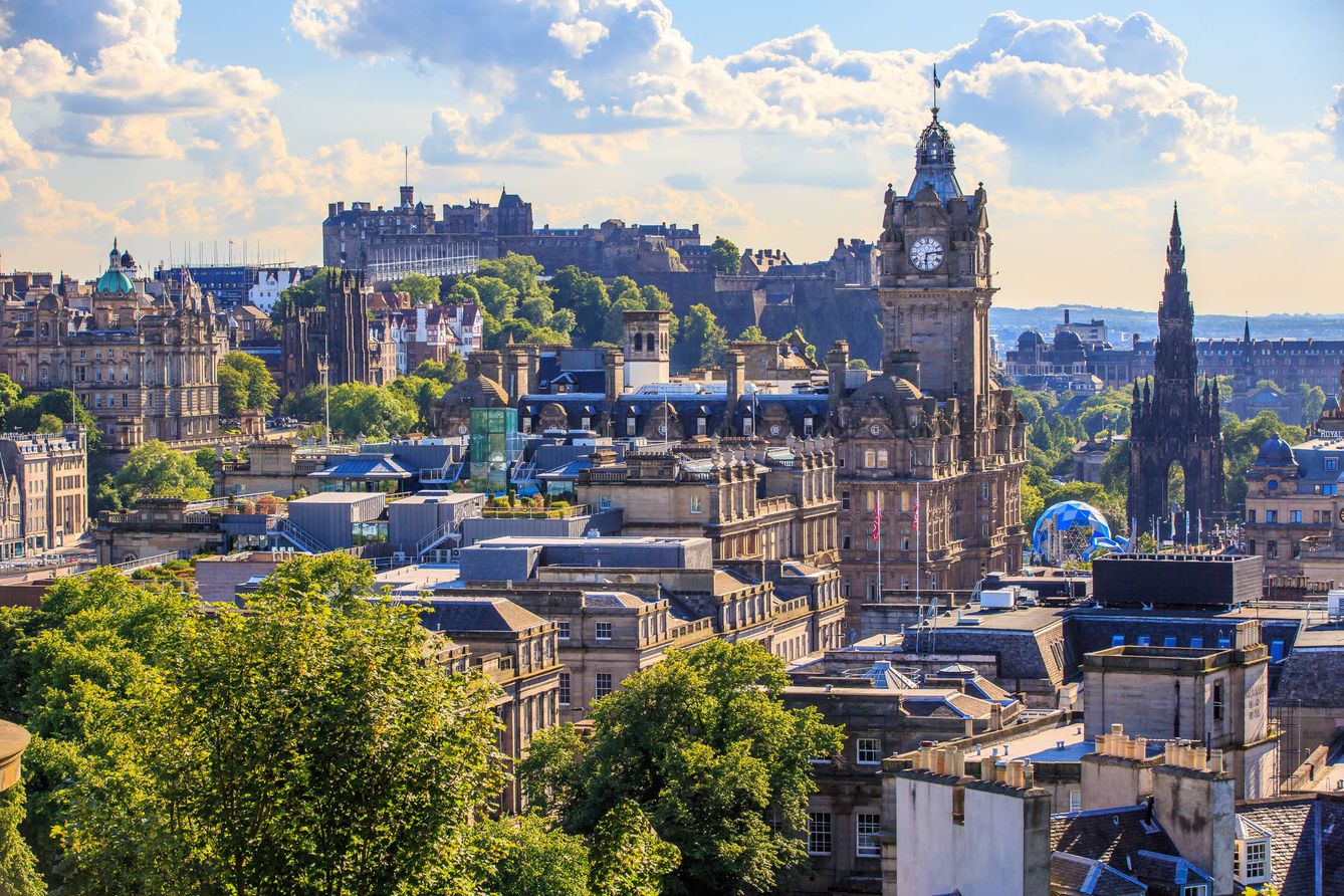 En temporada alta no caben más turistas en Edimburgo. (iStock)