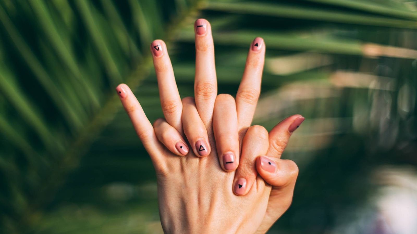 Foto: Tus uñas, todo un mundo. (Unsplash)