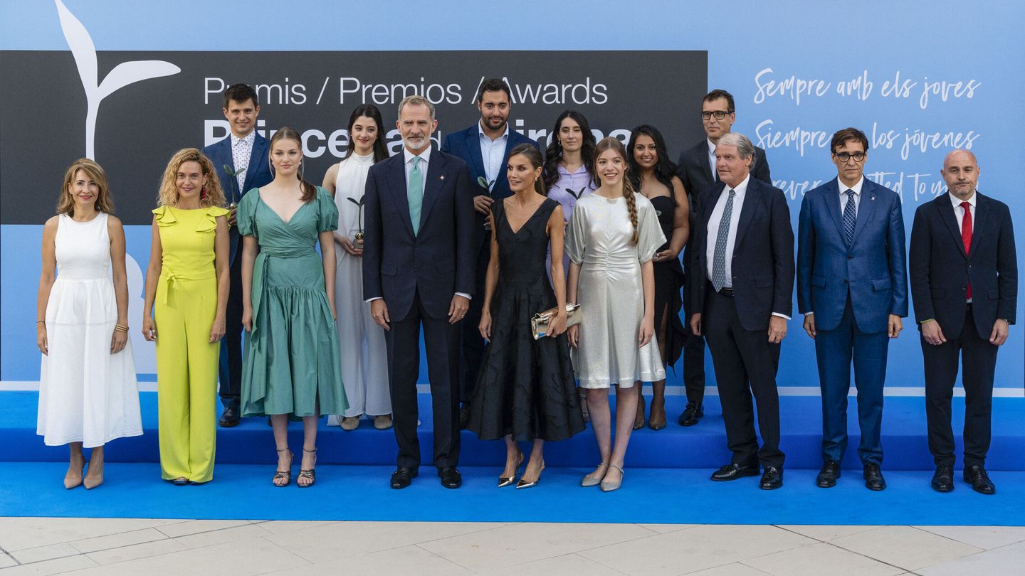 Meritxell Batet, junto a Leonor, en la última edición de los Premios de la Fundación Princesa de Girona. (EFE/David Borrat)