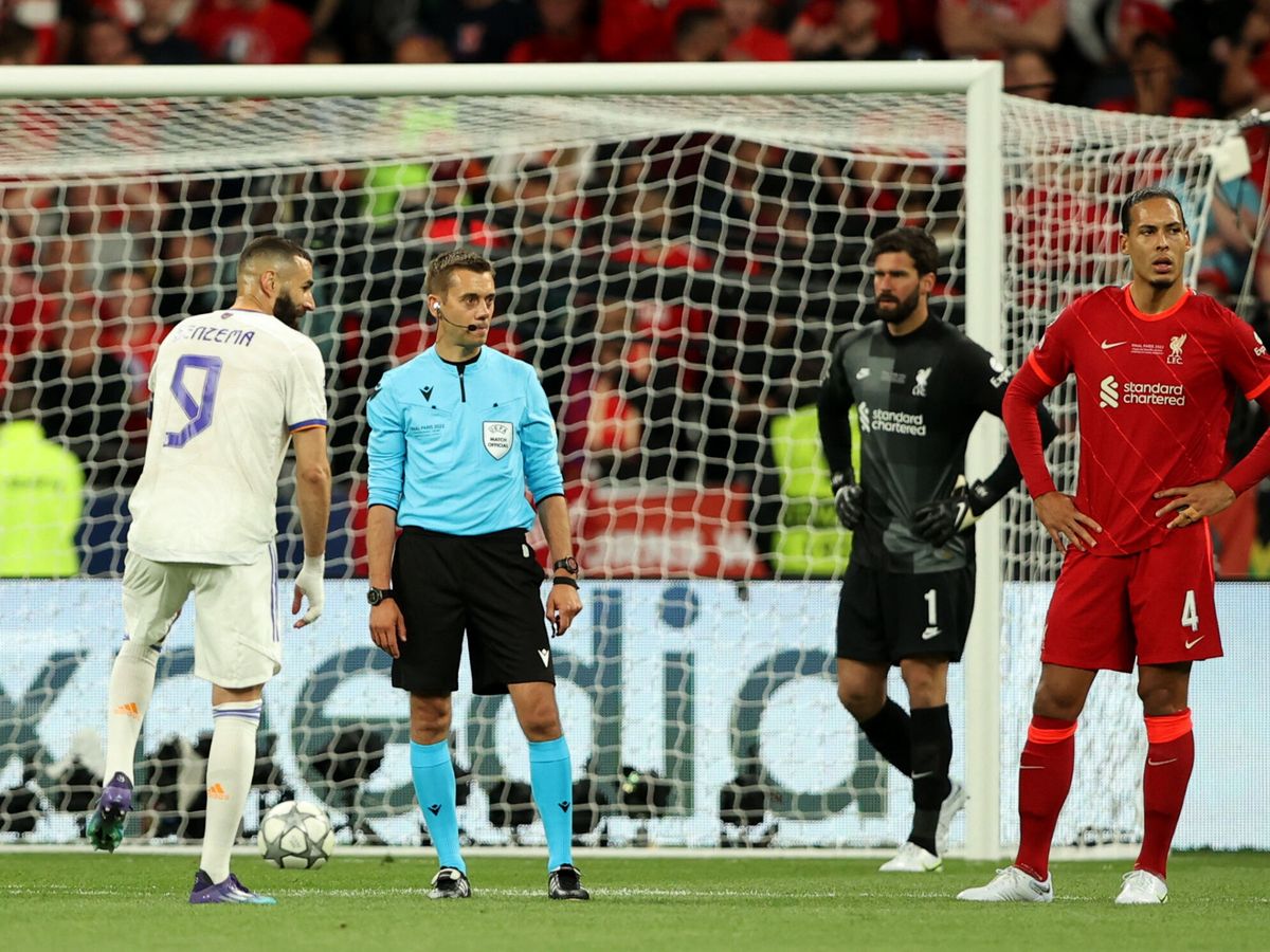 polémico gol al Madrid por fuera de juego de Karim Benzema en la final