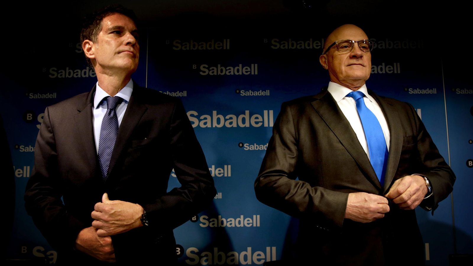 Foto: El presidente de Banco Sabadell, Josep Oliu (d), y su consejero delegado, Jaume Guardiola. (EFE)