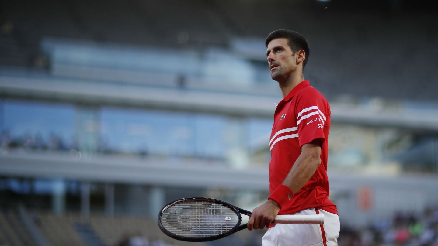 Djokovic, pensativo durante el partido. (Reuters)