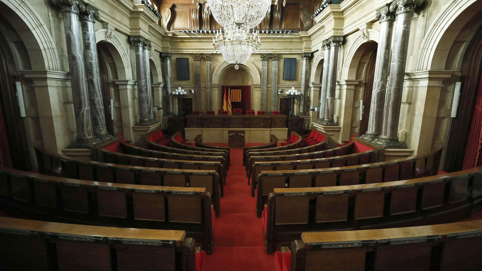 Foto: Vista del salón de sesiones del Parlament de Cataluña, el pasado 30 de enero. (EFE)
