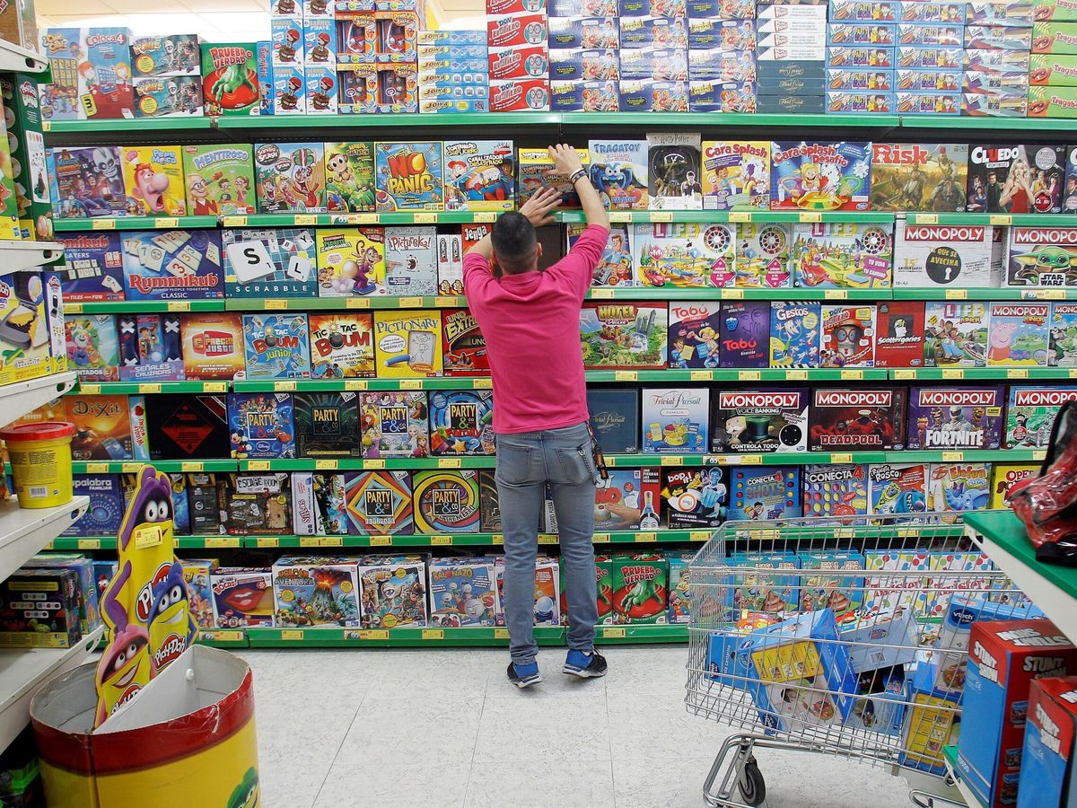 Foto: “Los juguetes caros se encargan en noviembre” (Efe/Morell)
