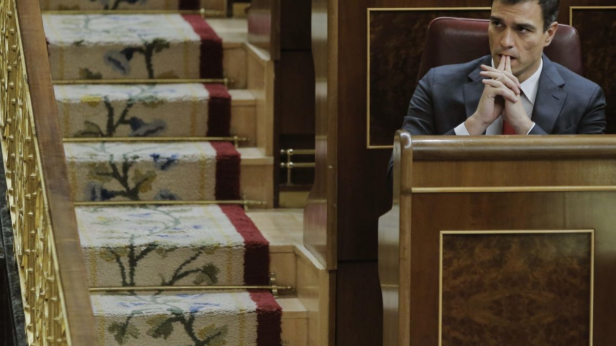 El PSOE propone incompatibilidades de cinco años para cerrar las puertas giratorias 