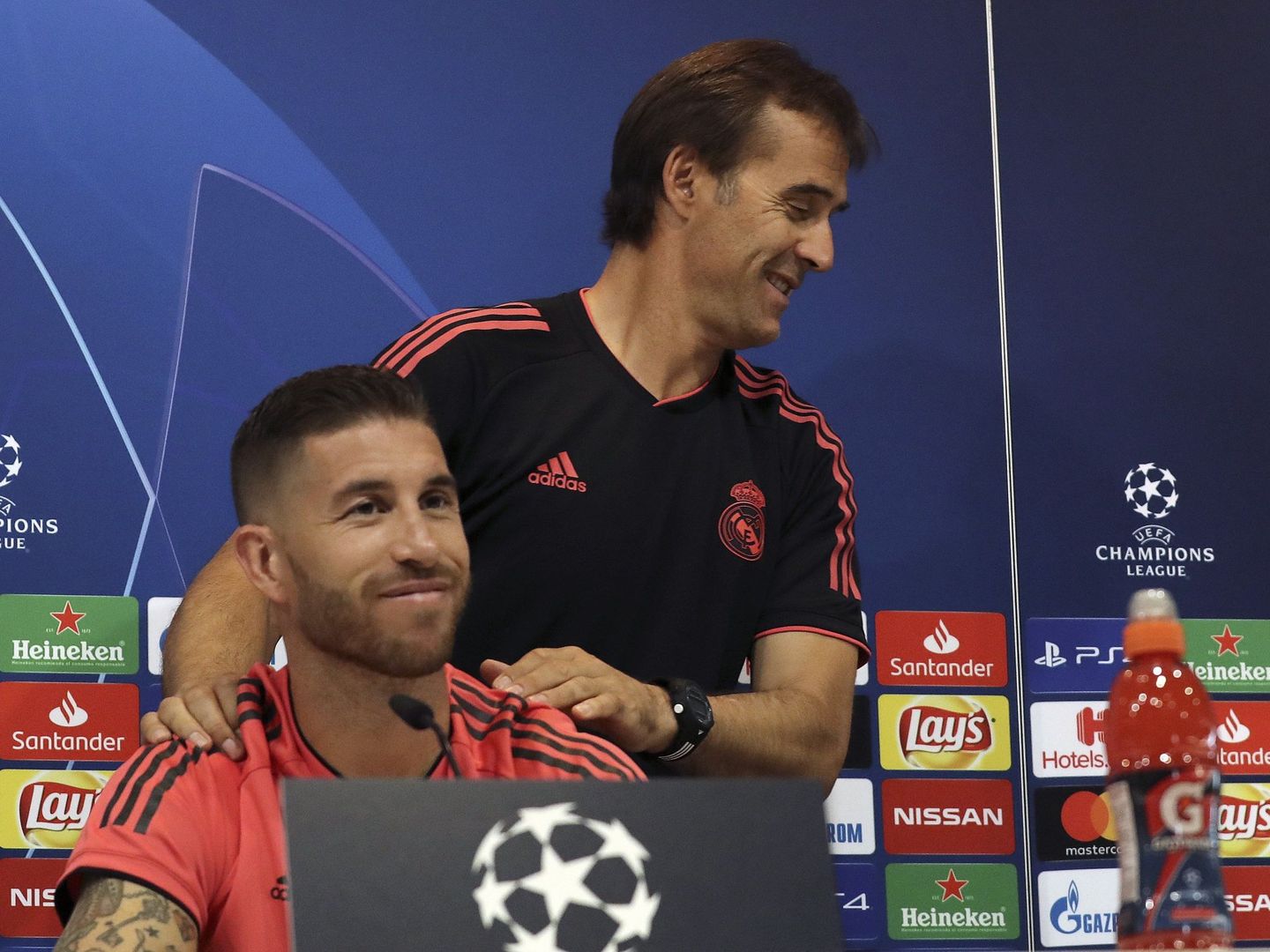 Sergio Ramos defendió ante Florentino Pérez la continuidad de Julen Lopetegui. (EFE)