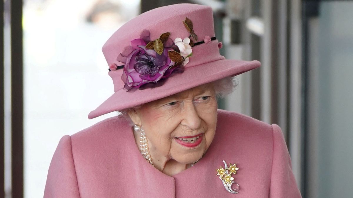 El silencio de Buckingham sobre la reina Isabel tras el positivo del príncipe Carlos