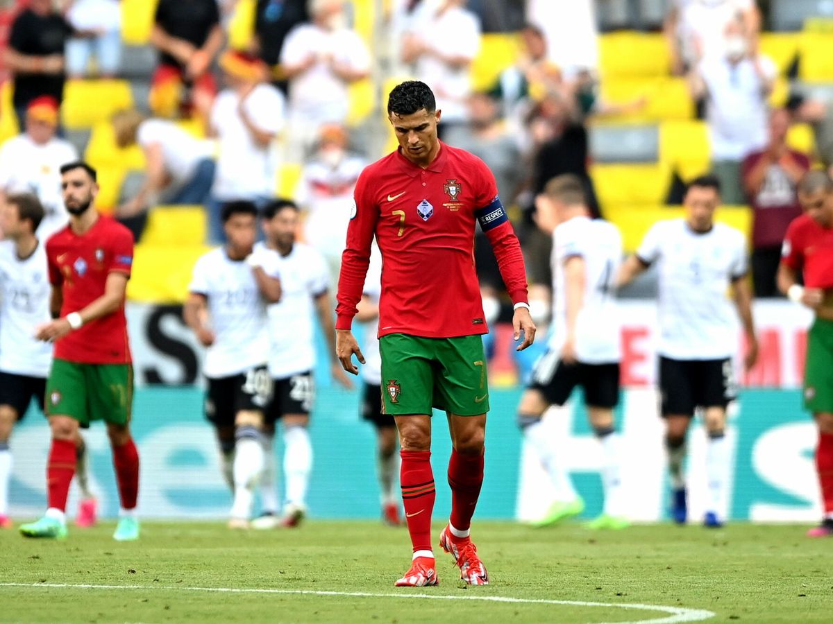 Foto: Cristiano Ronaldo se desespera durante el encuentro. (Reuters)