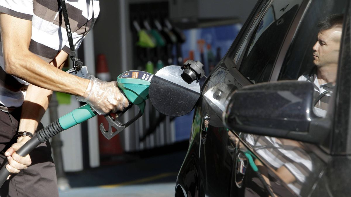Un estudio demuestra que las petroleras manipulan los lunes el precio de la gasolina