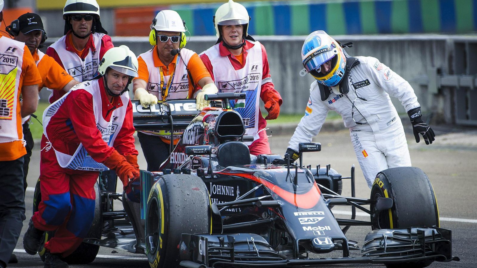 Foto: Fernando Alonso durante la clasificación del GP de Hungría (Efe)