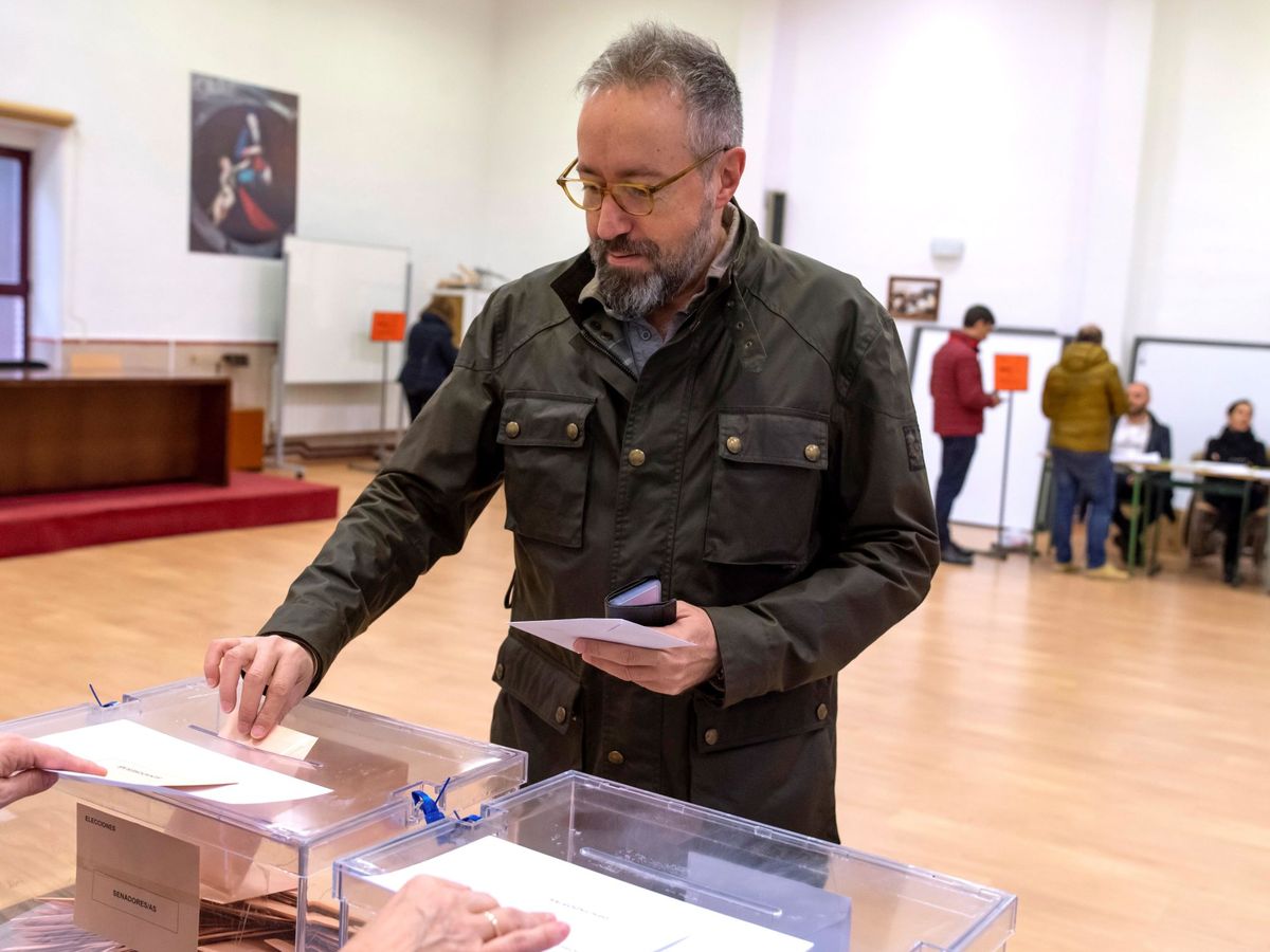 Foto:  Juan Carlos Girauta votando el pasado 10 de noviembre, cuando era cabeza de lista de Cs por Toledo. (EFE)
