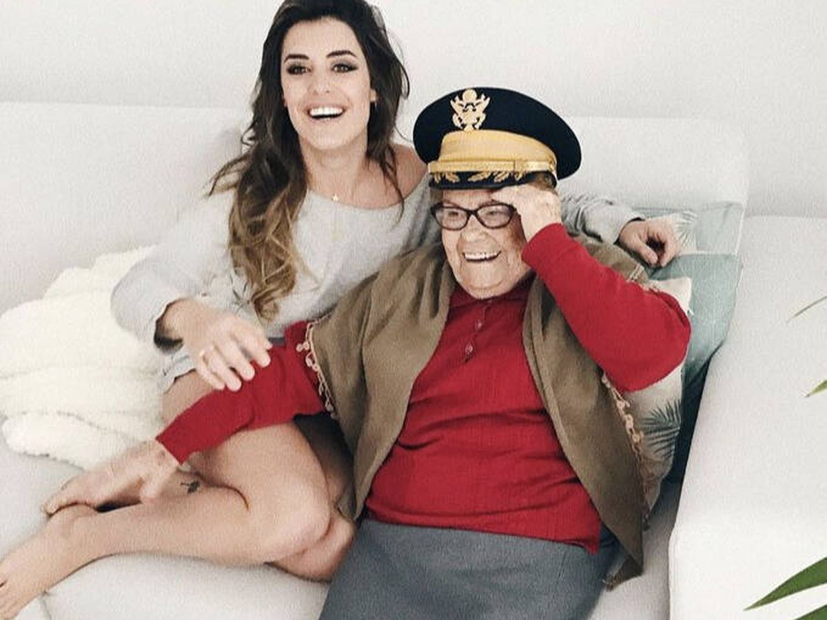 Foto: Dulceida junto a su fallecida abuela. (Instagram @dulceida)