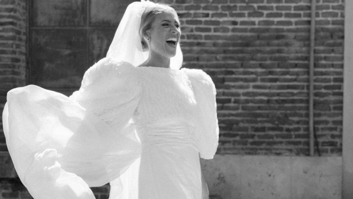 El vestido de novia con mangas abullonadas de Belén para su divertida boda en Madrid: el último look viral que causa sensación en las redes sociales