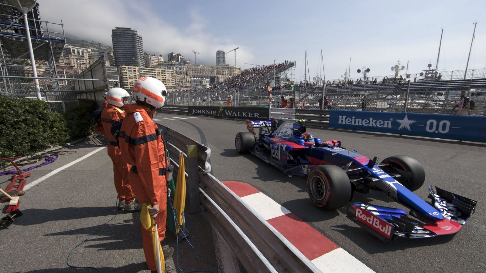 Foto: Carlos Sainz, durante su vuelta de clasificación en Mónaco. (EFE)