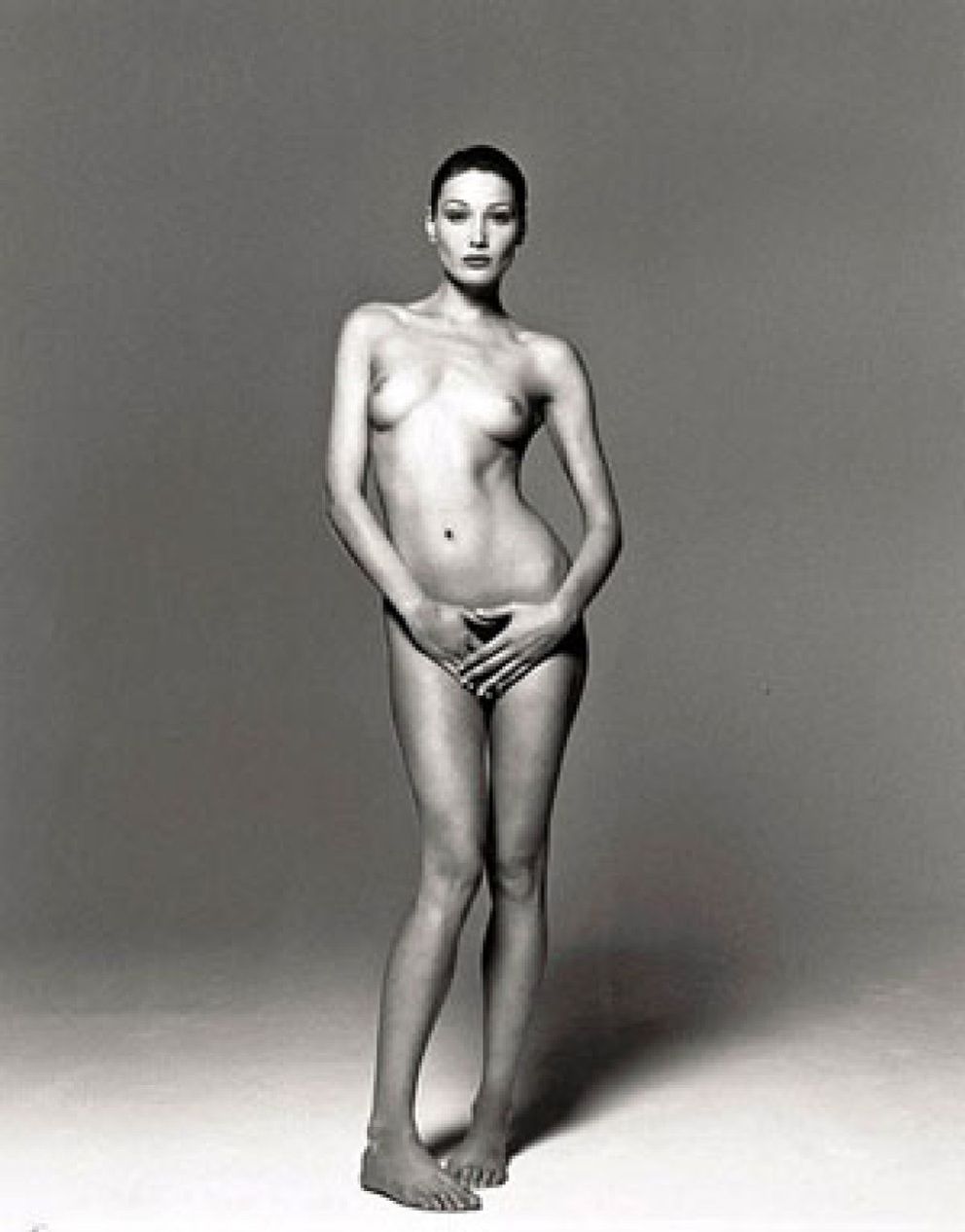 Foto: Una foto de Carla Bruni desnuda se vende por 91.000 dólares